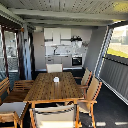 House Chris Pakoštane