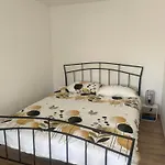 House Chris Pakoštane
